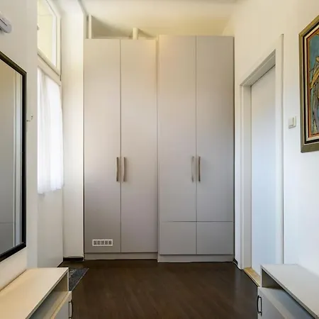 Chrysoprase Apartment