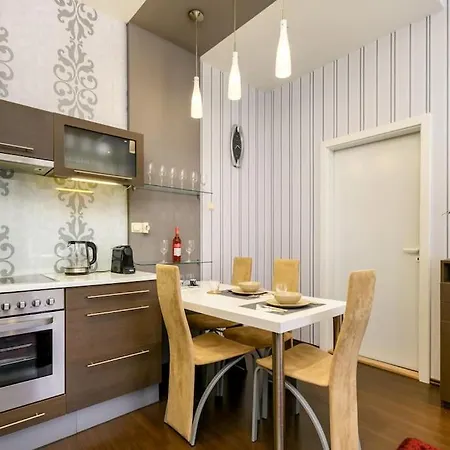 Apartment Chrysoprase