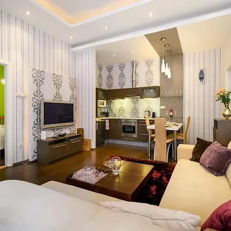 Chrysoprase Apartmán *